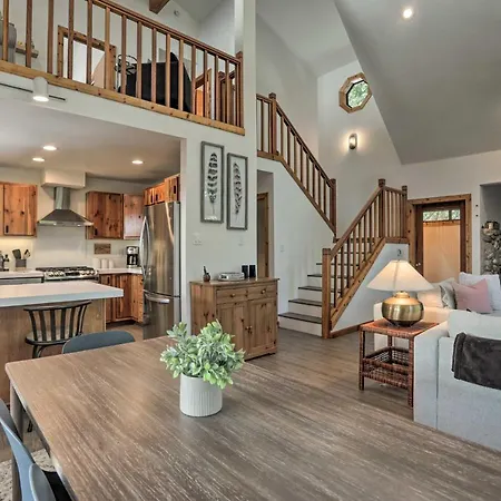 Modern Tahoe Donner Retreat With Deck And Grill!